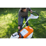 SET Baterijska kosilica STIHL RMA 448 sa AK 30 S baterijom i AL 101 punjačem - Slika 4